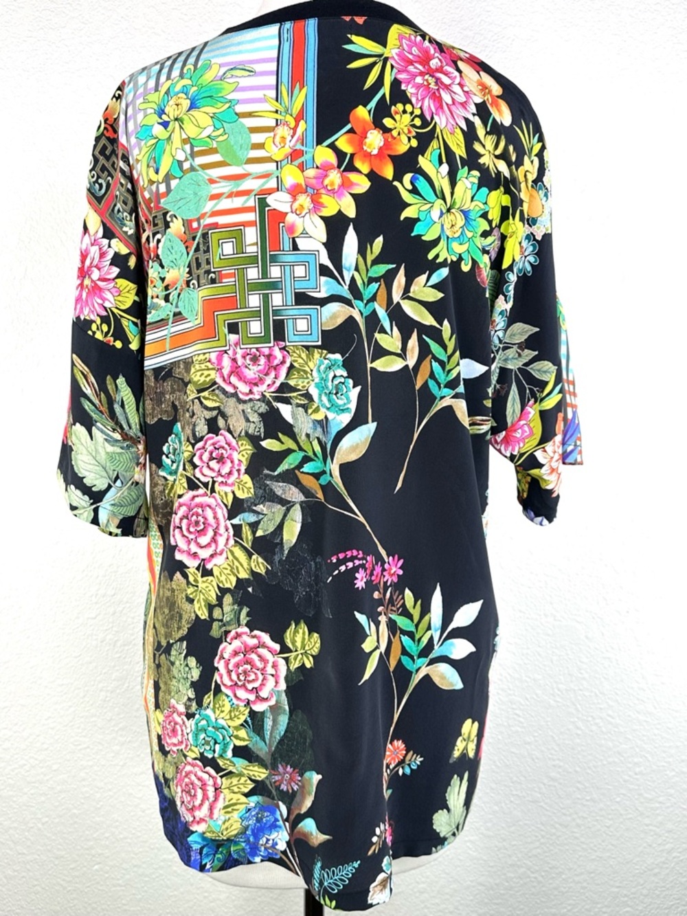 Johnny Was Silk Tunic Top M Floral Patchwork Boho Luxe Oversized Maximal Blouse - Picture 5 of 12